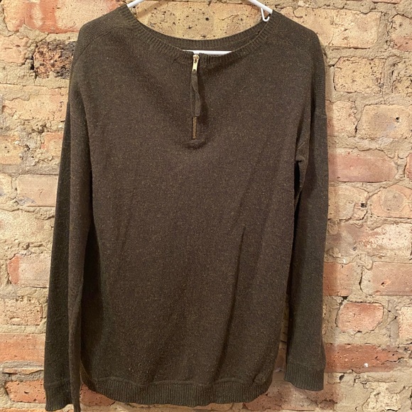 Sweater - Picture 2 of 2